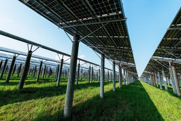 Quels sont les avantages environnementaux et énergétiques d'une pergola bioclimatique ?